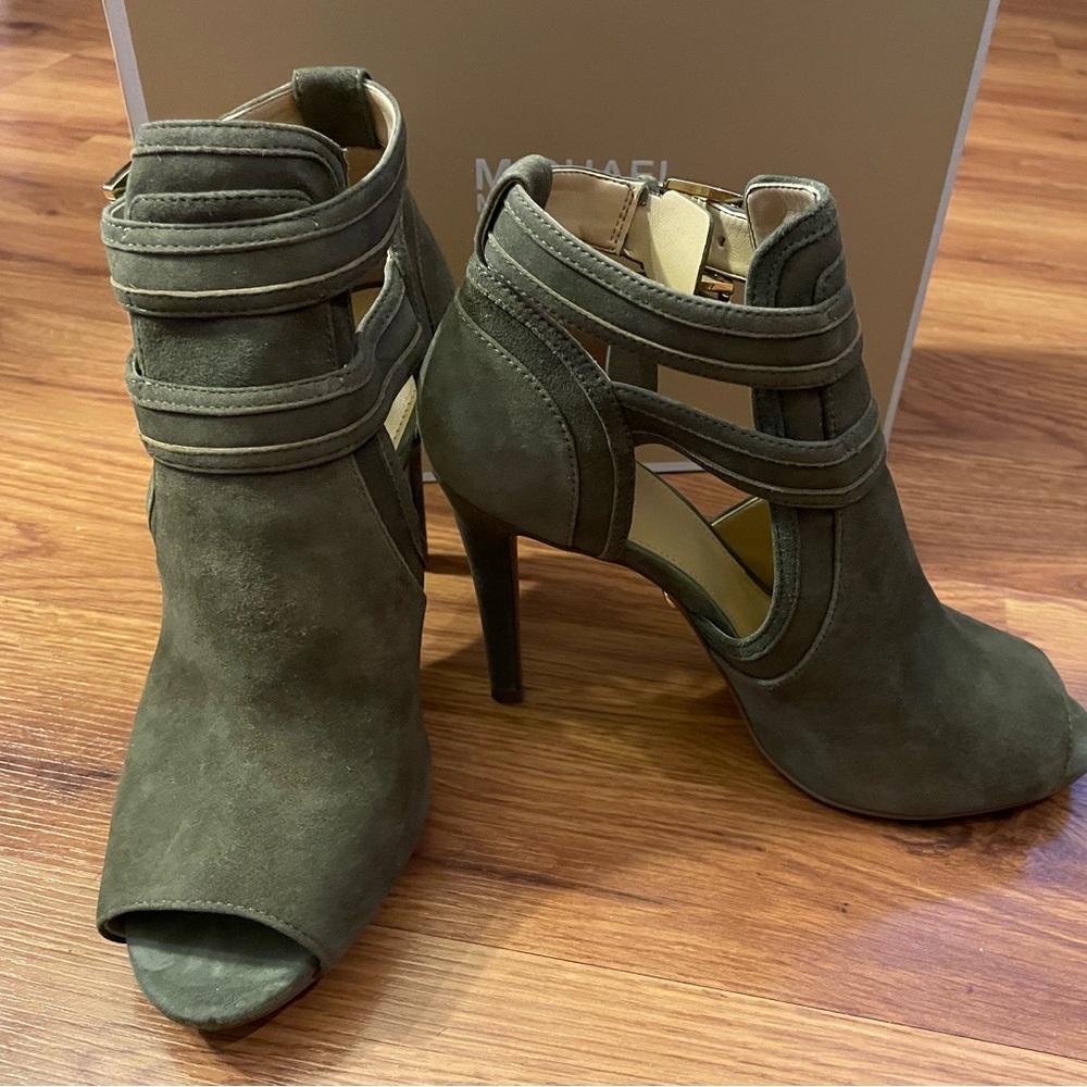 Open toe suede bootie